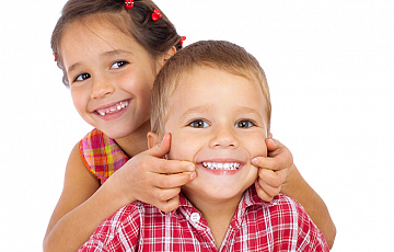 С какого возраста чистить зубы ребенку